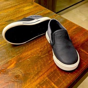 Euc boys nautica slip ons